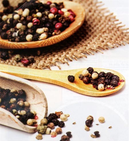 Hạt tiêu - gia vị được ưa chuộng nhất, Ẩm thực, hat tieu, tieu den, tieu,trang, tieu xanh, tieu do, cong dung cua hat tieu, mon ngon moi ngay, nau an, mon ngon, nau an ngon, mon ngon de lam, am thuc viet nam, day nau an, mon an ngon, mon ngon cuoi tuan, mon an hang ngay,day nau an ngon, nau an moi ngay, nau an ngon moi ngay, am thuc viet, am thuc