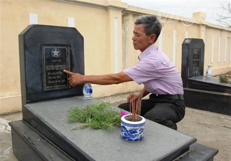 'Liệt sỹ' trở về: Nhà ngoại cảm tìm mộ 'người sống'