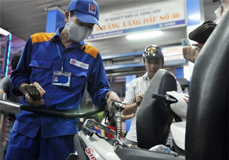 Bộ Tài chính cho biết, trong tháng 8/2013 giá các chủng loại xăng dầu trong nước có thể được giữ ổn định so với tháng 7/2013.