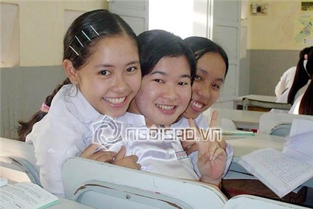 "Vạch lá tìm sao" thời còn "chân quê" trên ghế nhà trường | sao việt thời đi học,ảnh cũ của sao,sao việt trên ghế nhà trường,sao việt lúa,sao việt chân quê