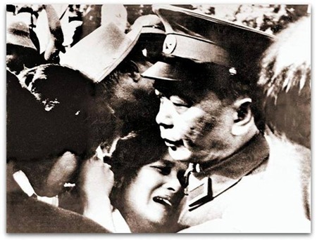 Đại tướng Võ Nguyên Giáp vỗ về an ủi đồng bào trước sự ra đi của Chủ tịch Hồ Chí Minh