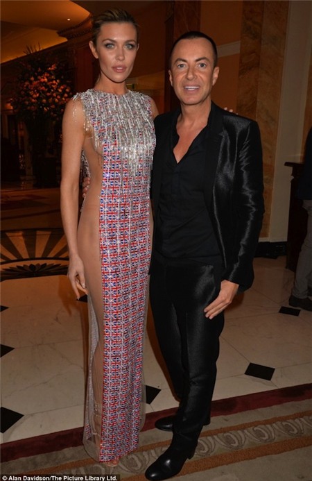 Váy xuyên suốt 'hé lộ' sao không mặc nội y | sao không nội y,Abbey Clancy,siêu mẫu Abbey Clancy,bà xã Peter Crouch,sao hớ hênh