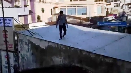 Đỗ Đình Nam tìm đường trốn chạy sau khi ra tay phóng hỏa và truy sát gia đình chị Trinh.