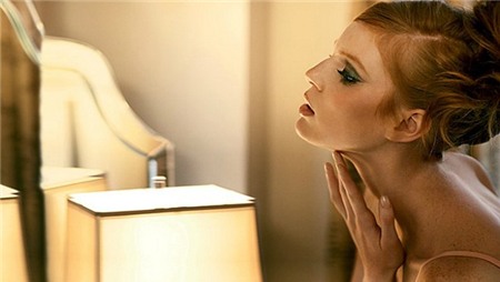 6 c&aacute;ch gi&uacute;p da v&ugrave;ng cổ trắng hồng tự nhi&ecirc;n từ quả chanh