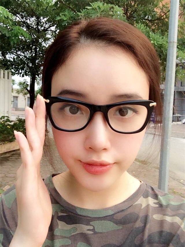 Nhan sắc vượt mặt chị của em gái Mai Phương Thúy ảnh 15 Nhan sắc vượt mặt chị của em gái Mai Phương Thúy ảnh 15