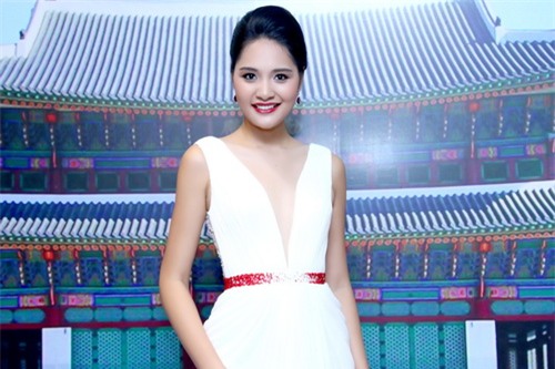 huong-giang-khoe-ve-dep-van-nguoi-me_27.jpg