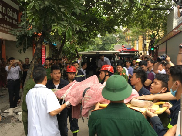 sập nhà 4 tầng ở Hà Nội, sập nhà ở Cửa Bắc, sập nhà 2 người chết