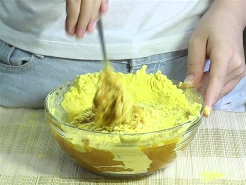 Cách làm viên nghệ mật ong  0