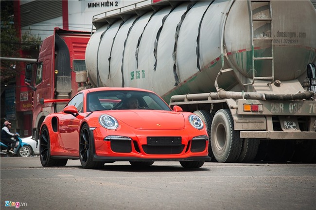 Sieu xe Porsche 911 GT3 RS doc nhat Viet Nam xuong pho hinh anh 2