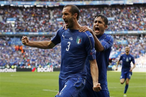Chiellini trong màu áo tuyển Ý