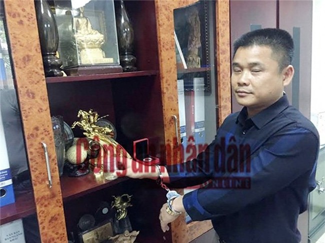 ép tình địch chặt ngón tay, chặt ngón tay, cuồng ghen, ghen tuông, Quảng Ninh ép tình địch chặt ngón tay, chặt ngón tay, cuồng ghen, ghen tuông, Quảng Ninh