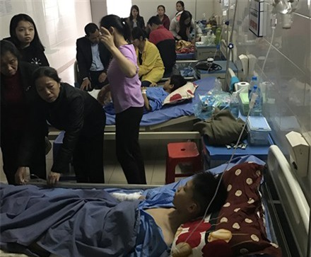 Thái Nguyên: Vật thể lạ phát nổ tại sân vận động, 4 học sinh trọng thương