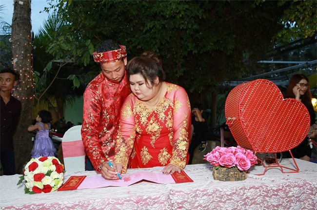 Cô vợ 9X nổi tiếng MXH vì được chồng chăm từ 90 lên 120 kg mới làm đám cưới - Ảnh 9.