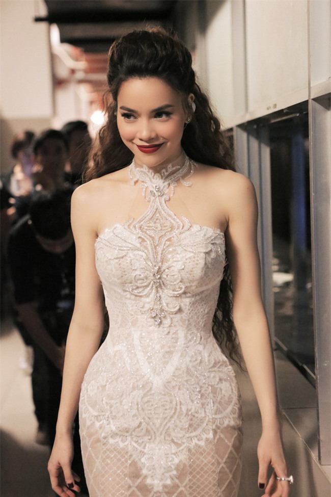Năm 2017, đây là những người đẹp xứng danh nữ hoàng thảm đỏ showbiz Việt - Ảnh 26. Năm 2017, đây là những người đẹp xứng danh nữ hoàng thảm đỏ showbiz Việt - Ảnh 26.