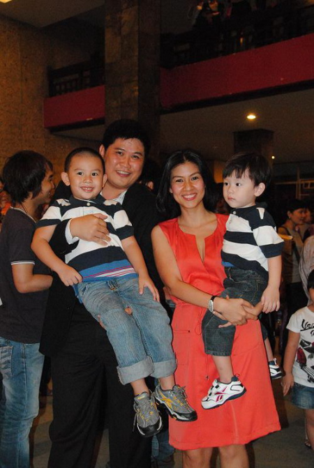 Gia đình Kim Thư và Phước Sang