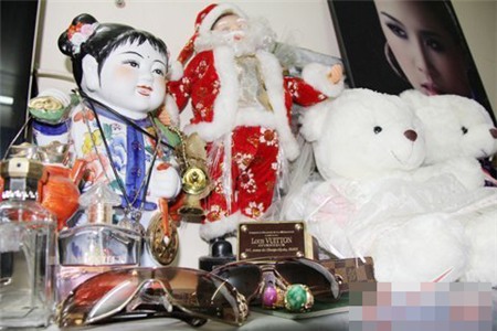 Ngó vào nhà siêu "sến" của Lâm Chấn Huy - 7