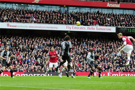 Nhìn lại chiến thắng hủy diệt của Arsenal trước Tottenham