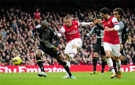 Nhìn lại chiến thắng hủy diệt của Arsenal trước Tottenham