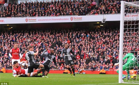 Nhìn lại chiến thắng hủy diệt của Arsenal trước Tottenham