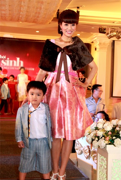 Hai mẹ con