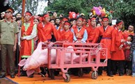 Vẫn tổ chức lễ hội chém lợn nhưng thay đổi nghi thức