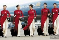 Đọ vẻ xinh đẹp của các nữ tiếp viên hàng không trong trang phục truyền thống 