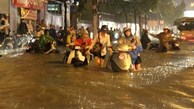 Chuyên gia thời tiết lý giải trận mưa lụt 'chưa từng thấy' ở Sài Gòn 