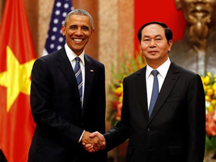 Mỹ gỡ bỏ hoàn toàn cấm vận vũ khí với Việt Nam