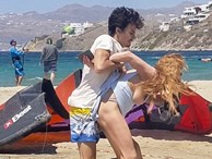 Loạt ảnh Lindsay Lohan bị hôn phu đánh giữa bãi biển