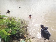 Vụ mẹ ôm 2 con nhảy sông ở Sài Gòn: Đã tìm thấy thi thể người mẹ