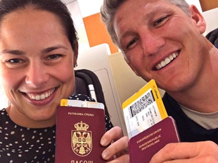 Schweinsteiger và vợ háo hức chào đón cuộc sống mới ở Mỹ 