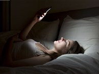Đừng mang điện thoại đi ngủ nữa: Hãy đọc ngay những hậu quả nghiêm trọng này!