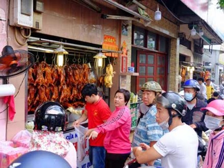  Tết Đoan Ngọ, tiệm vịt quay Sài Gòn bán hơn 2.000 con/ ngày, thu tiền “khủng”