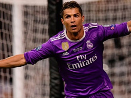 Ronaldo lập cú đúp giúp Real phá lời nguyền Champions League