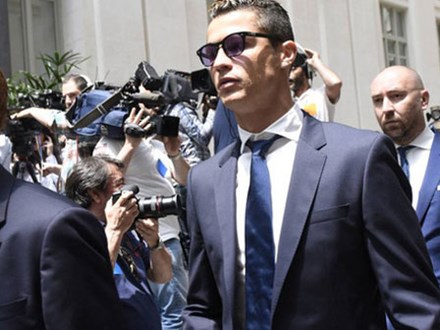 Ronaldo phải hầu tòa vào thứ Hai, vắng mặt ở trận Siêu kinh điển