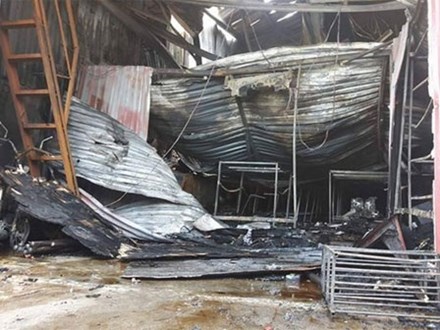 Vụ cháy khiến 8 người tử vong: Do hàn xì làm bắn tia lửa điện vào trần xốp