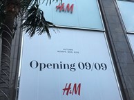 H&M Việt Nam treo biển thông báo 9/9 sẽ chính thức khai trương tại Sài Gòn