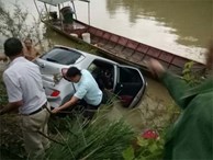 Người lái ô tô 'bay' xuống hồ thủy điện Sơn La tử nạn là Bí thư xã