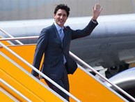 Đi công du tới đâu, Thủ tướng Justin Trudeau cũng phong thái ngời ngời, thu hút mọi ánh nhìn từ mọi người