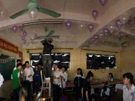 Cả lớp bí mật tổ chức tiệc chúc mừng sinh nhật cho cô giáo chủ nhiệm