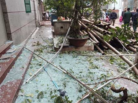 Bắc Ninh: Sức công phá của vụ nổ khủng khiếp đến nỗi tạo ra hố sâu lớn, nhiều cửa kính cường lực cách 200-300 mét vỡ nát