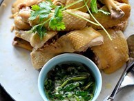 Thịt gà luộc - Món ăn người hùng Quang Hải mê tít, đánh bay được cả con