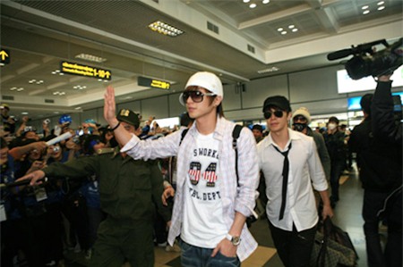 Tháng 3 đánh dấu sự đổ bộ của đông đảo nghệ sĩ Hàn tới Việt Nam