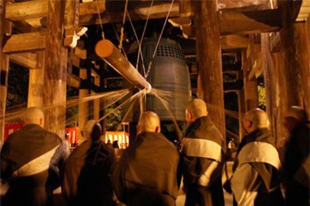 Think the countdown of 12 rings takes too long? Try 108 on for size. In Japan bells are rang 108 times in a Buddhist tradition that is believed to banish all human sins