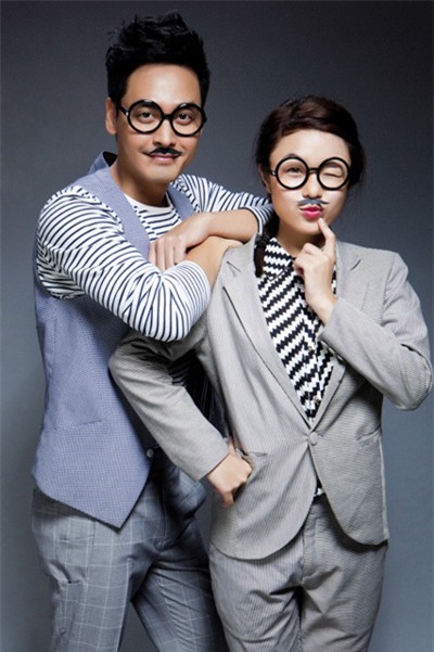 Bộ ảnh do stylist Hà Nhật Tiến thực hiện, với sự hỗ trợ về trang phục của nhà thiết kế Kin.