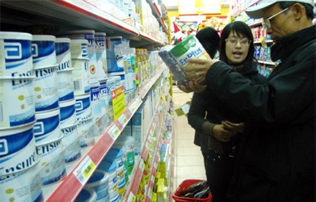 Để đảm bảo sức khỏe, nên mua sữa có nguồn gốc xuất xứ rõ ràng