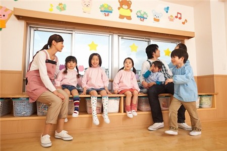 Những điều bố mẹ cần lưu ý khi bé đi nhà trẻ 1