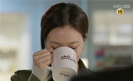 Những quảng cáo "trắng trợn" trên phim Hàn 14