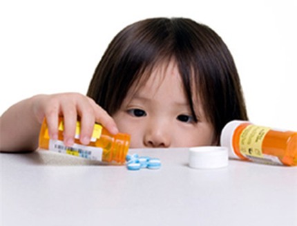 Suýt hại con vì tự ý cho uống thuốc 1