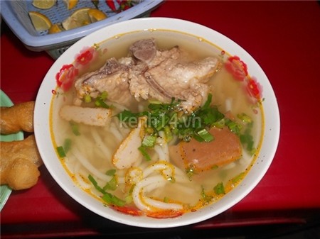 Ngon tuyệt cú mèo món bánh canh xương chả Đà Nẵng 4